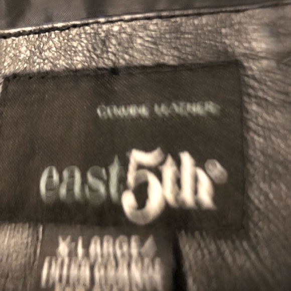 90’s Vintage Black Leather Jacket - Picture 6 of 6